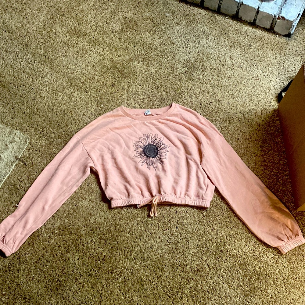 selling girl flower crop top